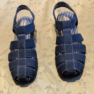 White Stag women's blue denim canvas sling back close toe sandal , size 9